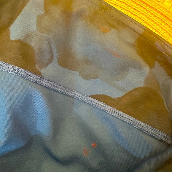 LULULEMON blue/black floral leggings sz 6 - Picture 8 of 9